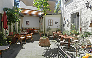 Vinas - Innenhof